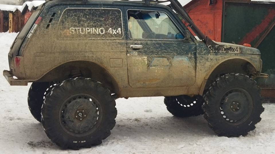 Lada 4x4 3D Нива на 38 тракторах