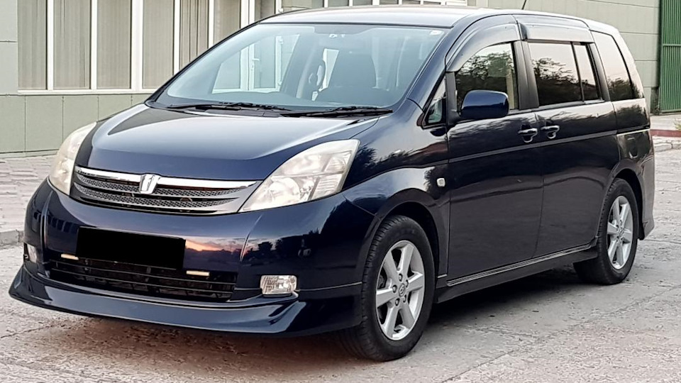 Toyota Isis