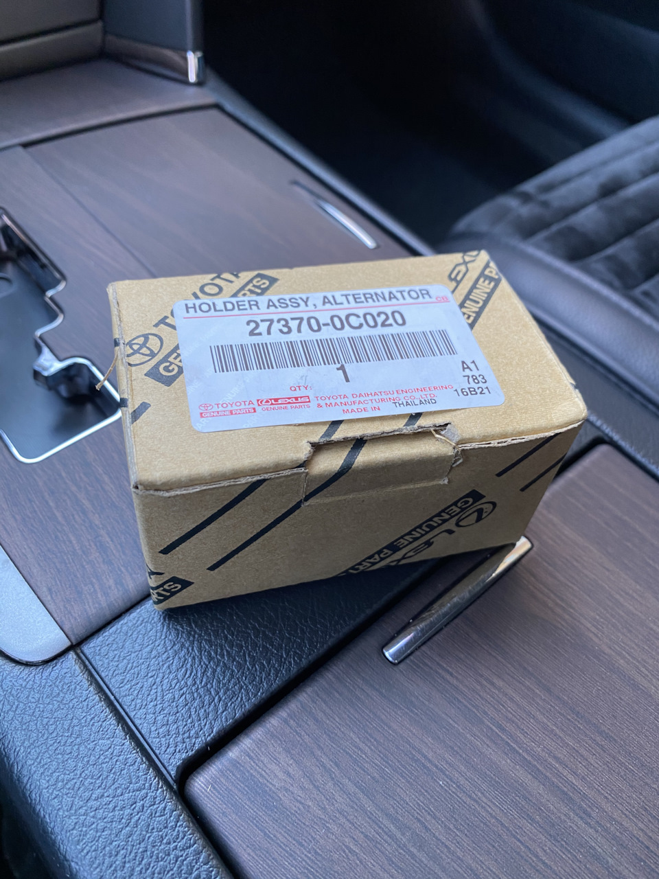 Фото в бортжурнале Toyota Camry (XV40). Запчасти на фото: 273700C020