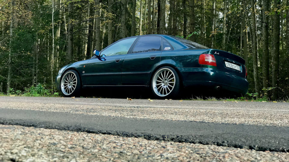 Audi A4 DarkEmerald