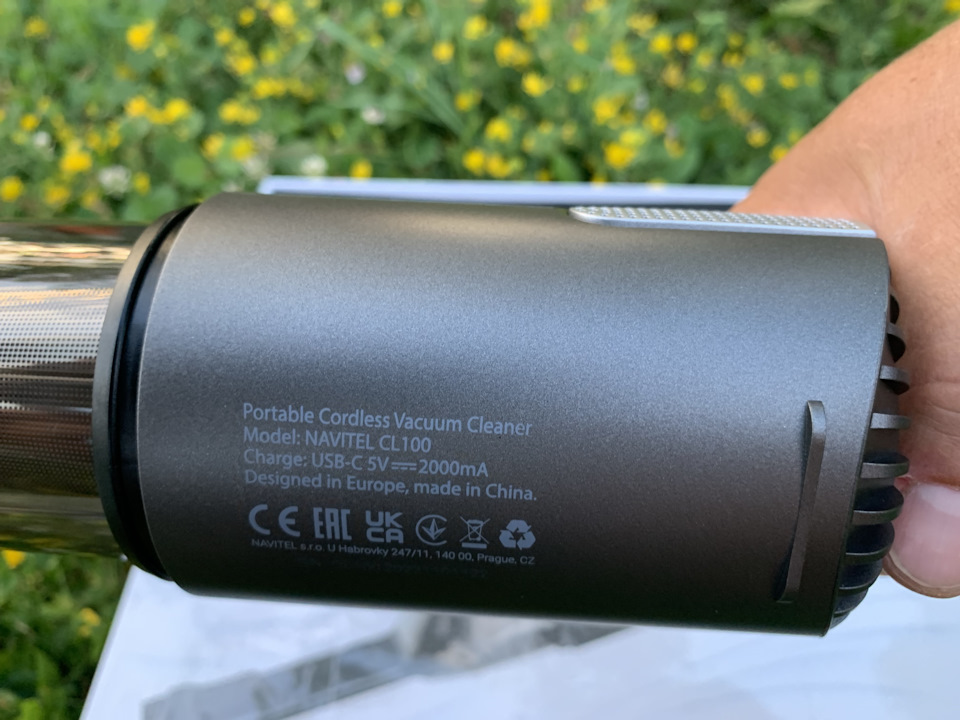 NAVITEL CL100 — Volkswagen Tiguan (2G). Запчасти на фото: CL100