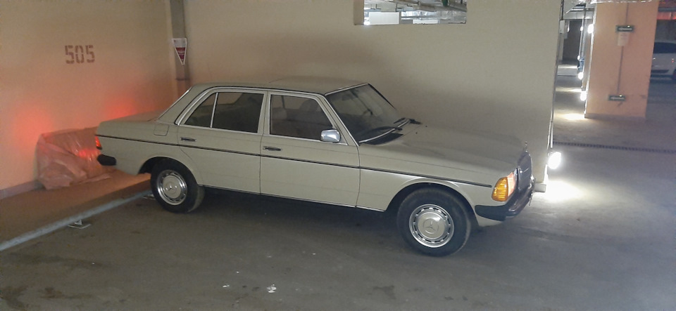 Фото в бортжурнале Mercedes-Benz W123
