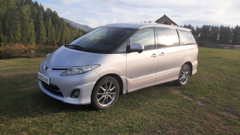 Toyota Estima