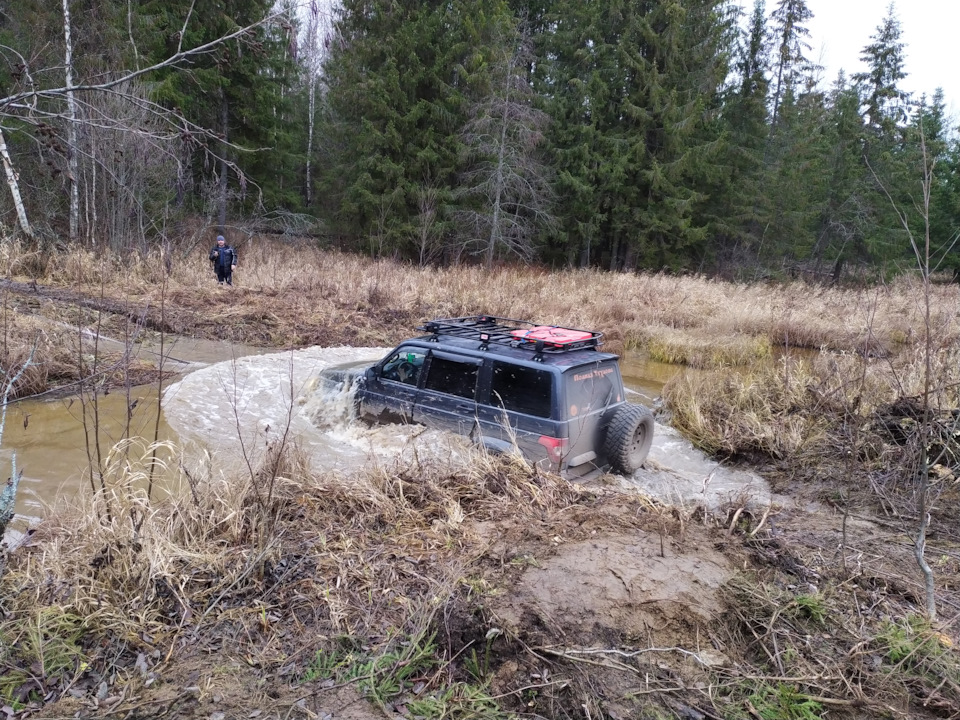 Стаса элегантно перебрасывают на другой берег — Toyota 4Runner (3G)