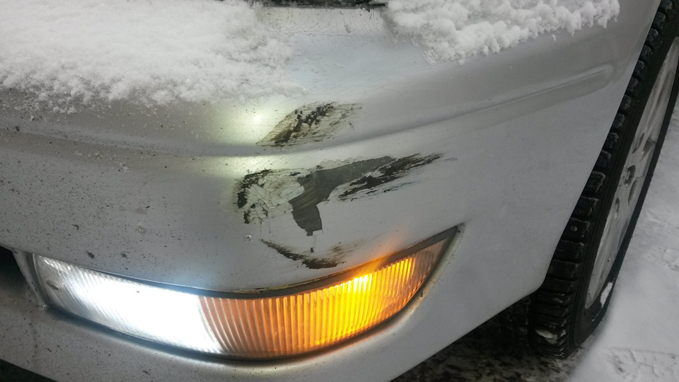 Сняла краску своими дверями — Toyota Camry (V40)
