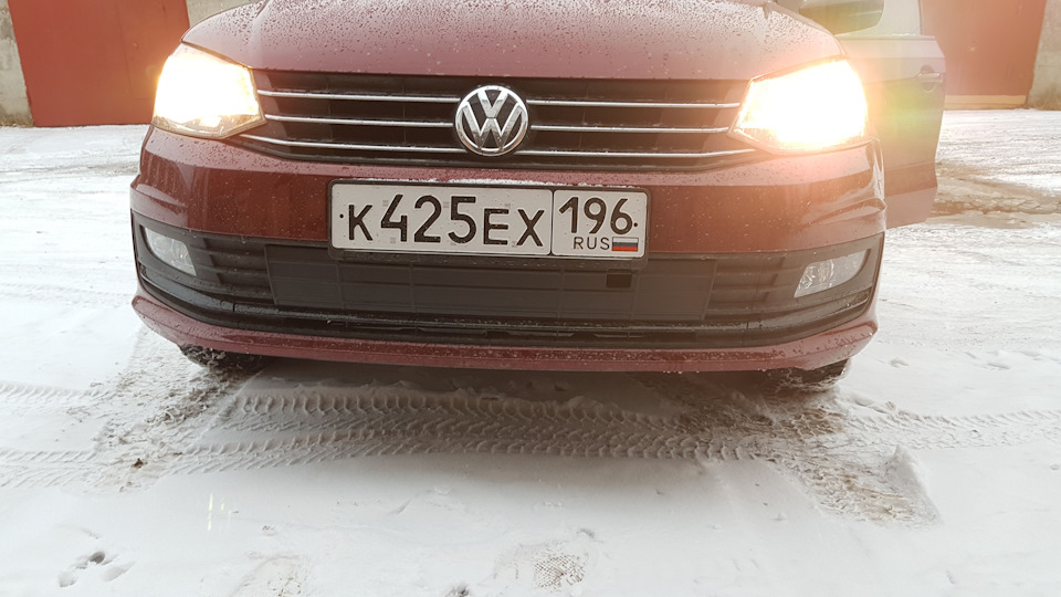 Заглушка в бампер. Была вручена при покупке автомобиля — Volkswagen Polo Sedan