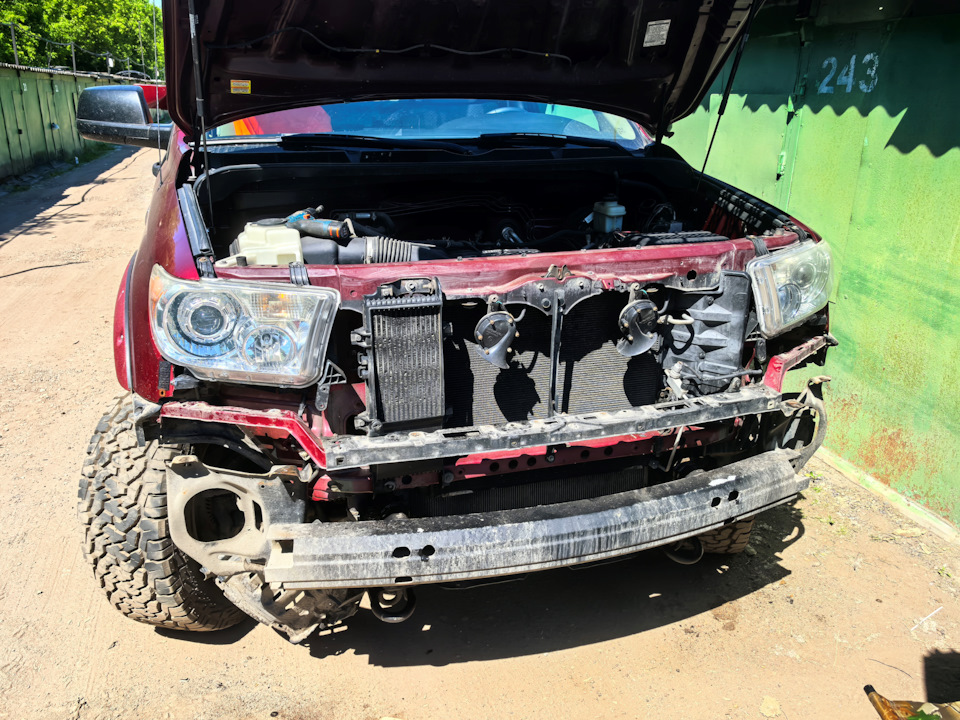 Фото в бортжурнале Toyota Tundra (II)