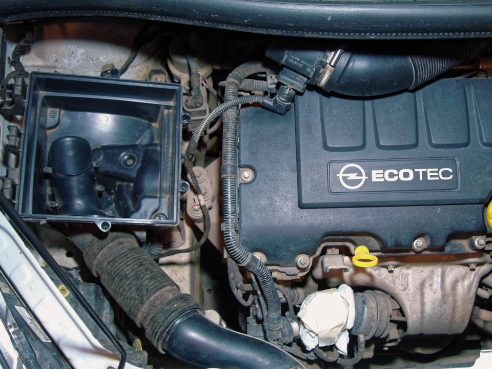Отверстие закрываем ветошью. — Opel Meriva (B)