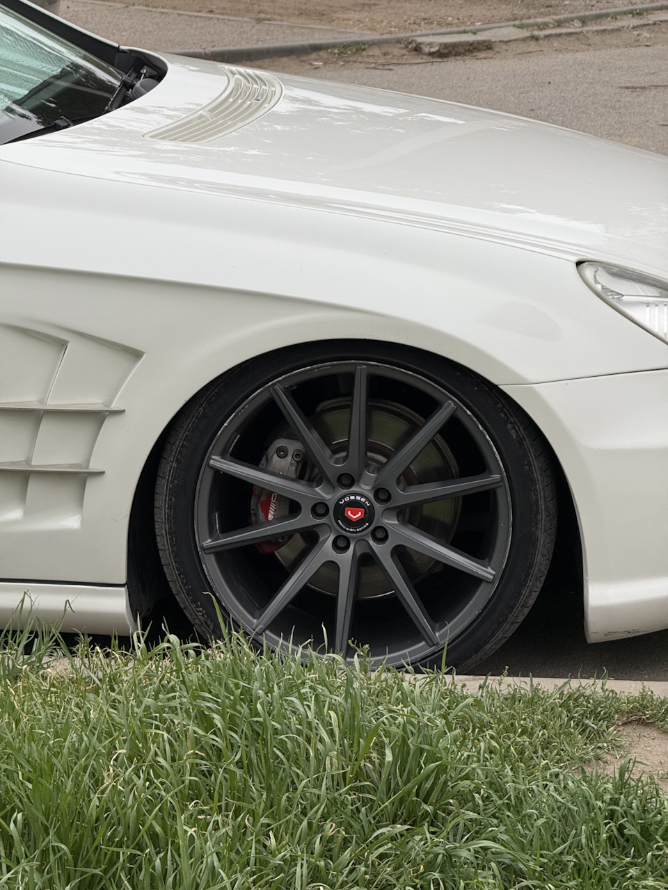 Фото в бортжурнале Mercedes-Benz CLS (W219)