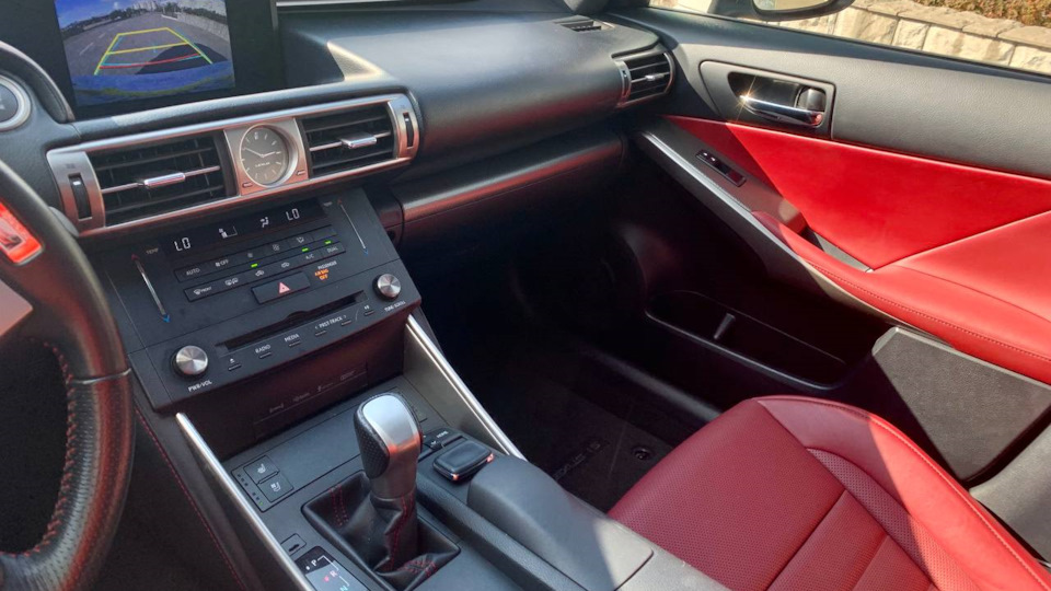 Lexus IS Лілі