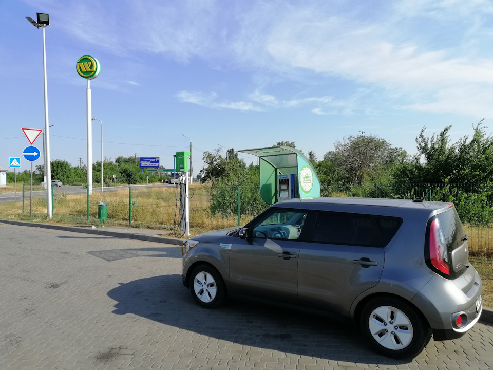 Зарядка EV на станции CHAdeMO мощностью 14 кВт, в Мелитополе — KIA Soul EV (2G)