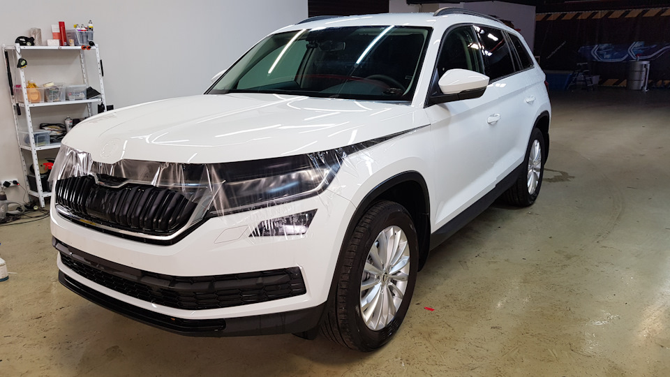Накинули плёнку на капот — Skoda Kodiaq (1G)