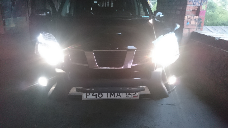 Общее фото: габариты + ближний + дальний + туманки. — Nissan X-Trail II (t31)