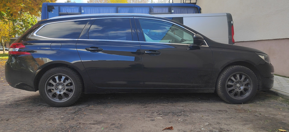 Перед 20мм, зад 30мм — Peugeot 308 SW (2G)