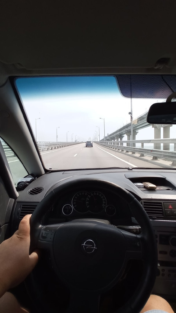 Крымский мост — Opel Meriva (A)