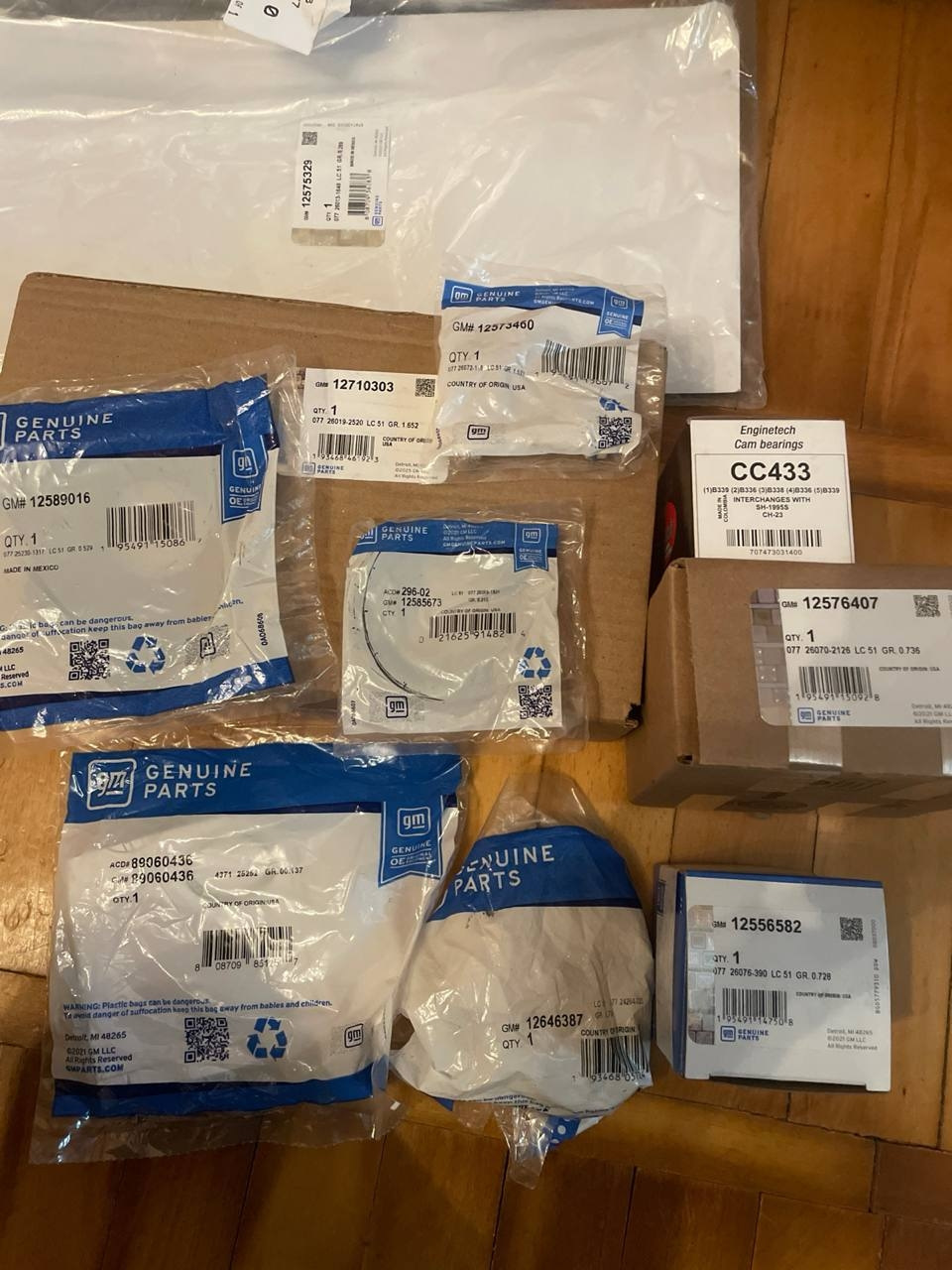 Photo from the logbook Chevrolet Tahoe (GMT800). Found on photo: 12575329, 12573460, 12710303, 12589016, CC433, 12585673, Z1625, 12576407, 89060436, 12556582, CZ021, 12646387