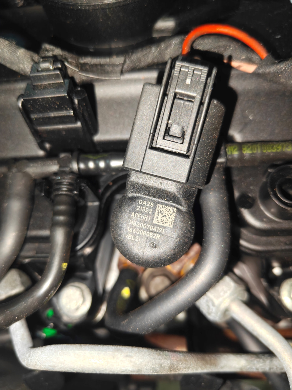 Фото в бортжурнале Renault Laguna III. Запчасти на фото: H8200704191, 166008052R
