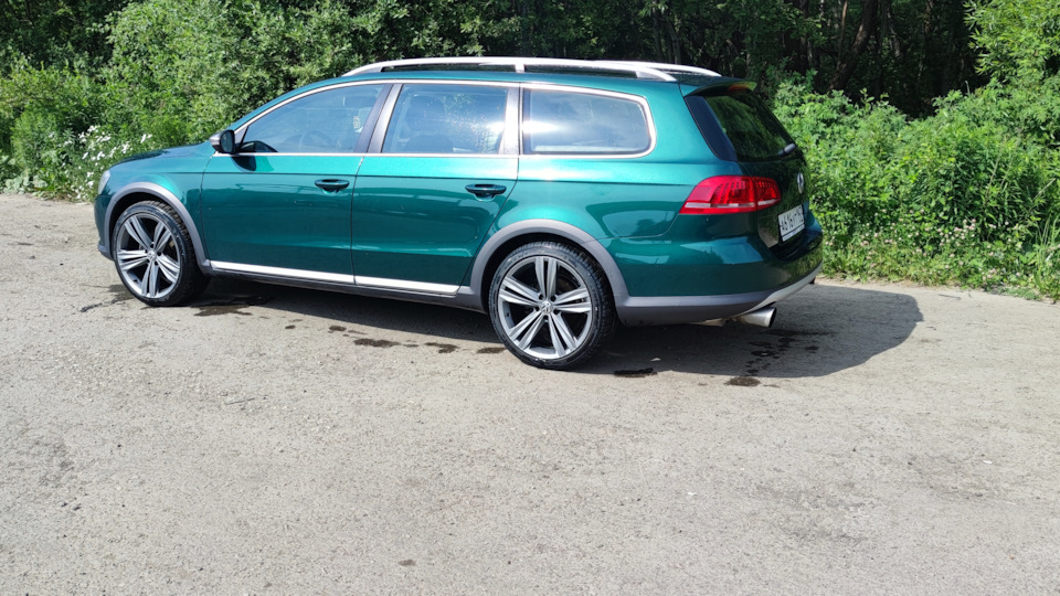 Volkswagen Passat Alltrack Ëлка