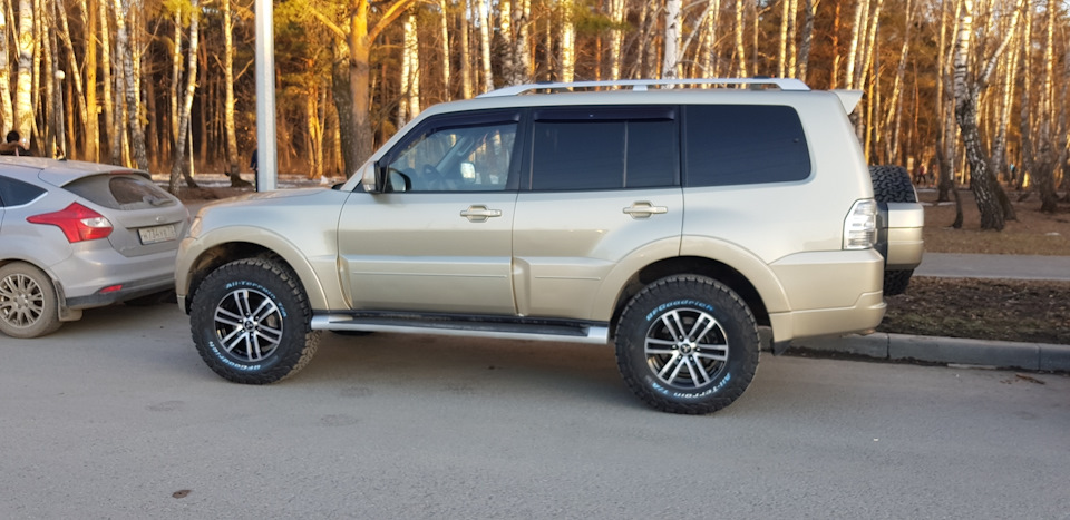 Фото в бортжурнале Mitsubishi Pajero (4G)