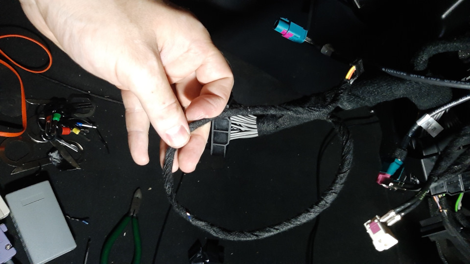 Установка Bluetooth с громкой связью на Ауди — Audi A3 (8V)