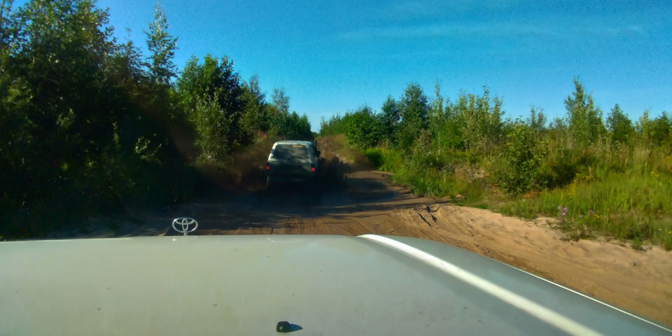 Иван едет по лужам — Toyota Land Cruiser Prado 90-series