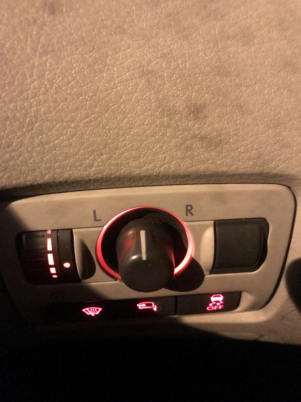 Не светится. — Subaru Tribeca B9