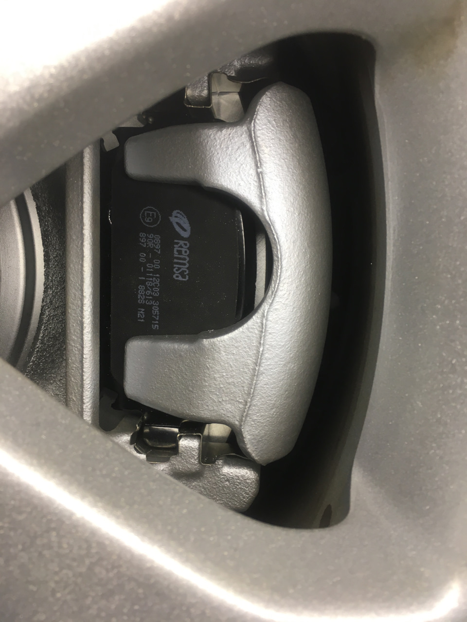 Фото в бортжурнале Audi A4 (B6). Запчасти на фото: B9700