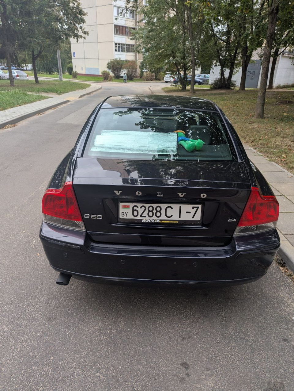 черная насадка — Volvo S60 (1G)