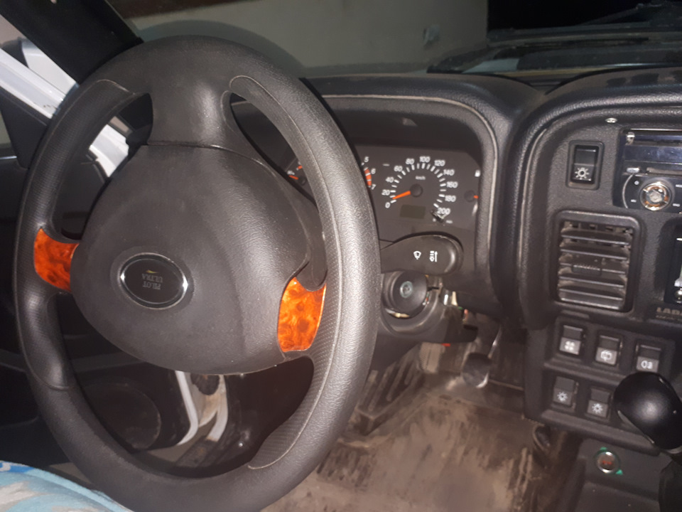 Рулевая на месте — Lada 4x4 3D
