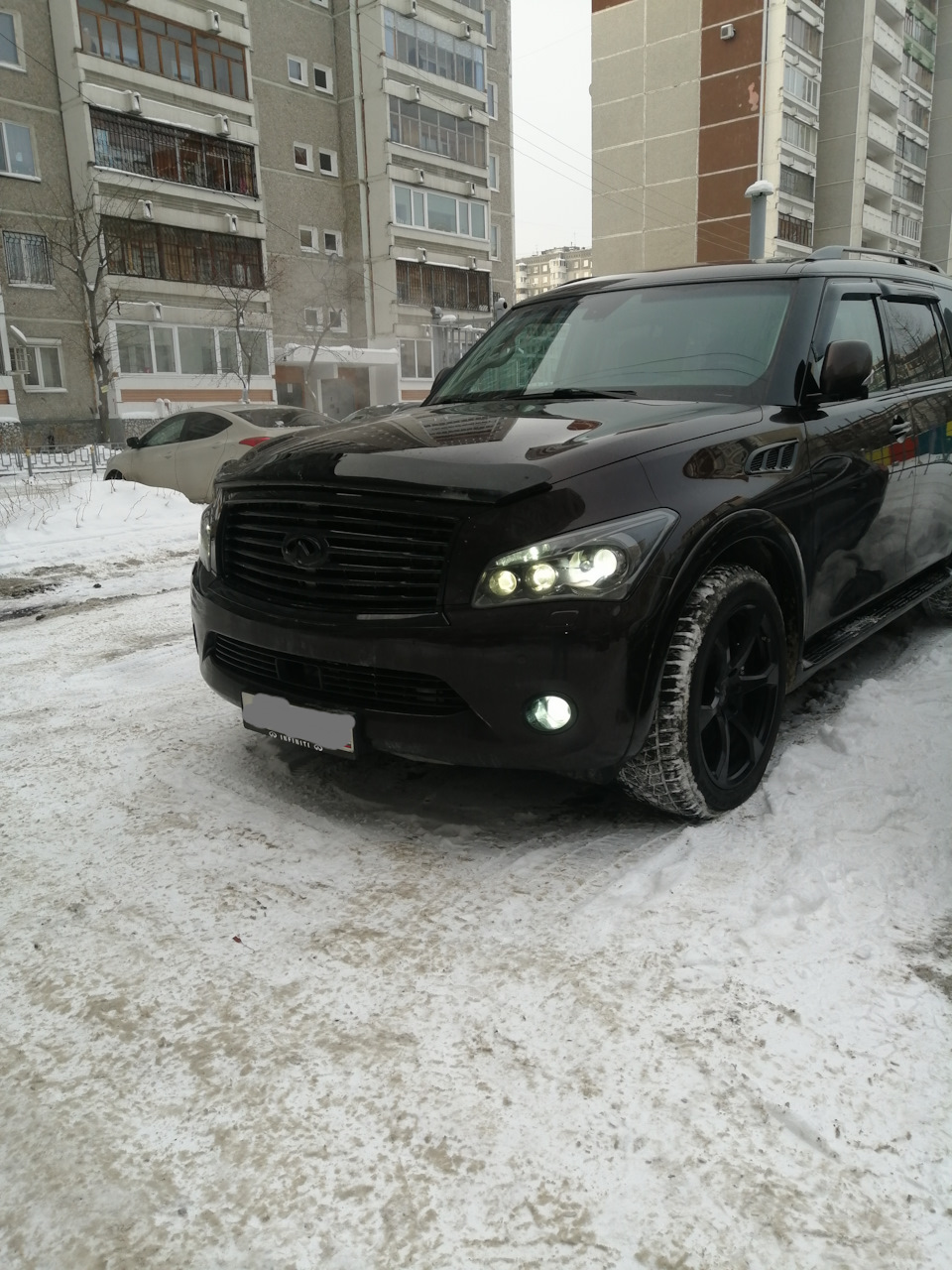 Фото в бортжурнале Infiniti QX56 (2G)