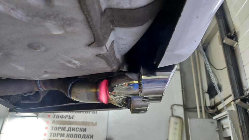 Фото в бортжурнале Toyota Voxy (3G)