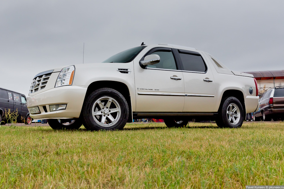 Фото в бортжурнале Cadillac Escalade (3G)