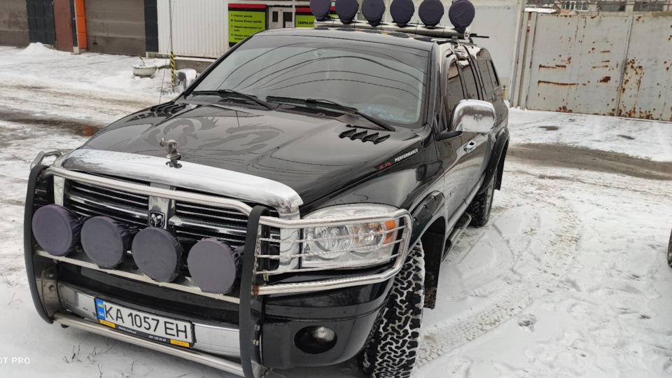 Dodge Ram 1500 Laramie 4x4 Бегемот
