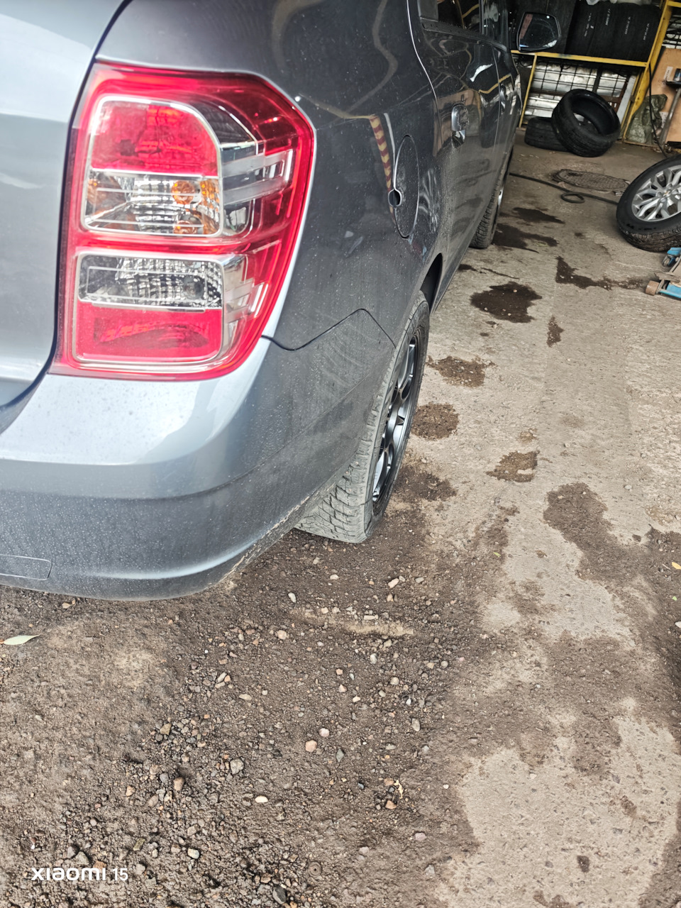 Второй готов. И выпирают они вровень прям в цвет! — Chevrolet Cobalt (2G)