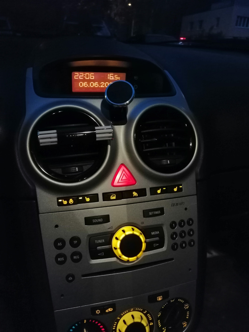 Греемся — Opel Corsa D