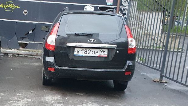 Lada Приора Универсал Бэтмобиль