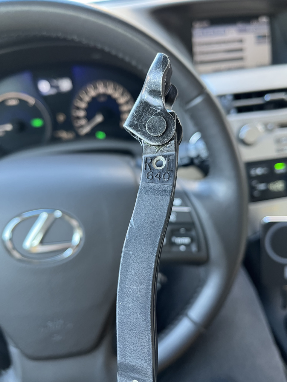 Фото в бортжурнале Lexus RX 450h (3G)