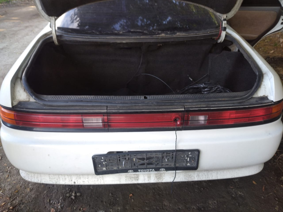 Ни сколькика, все крепления целые) — Toyota Mark II (90)