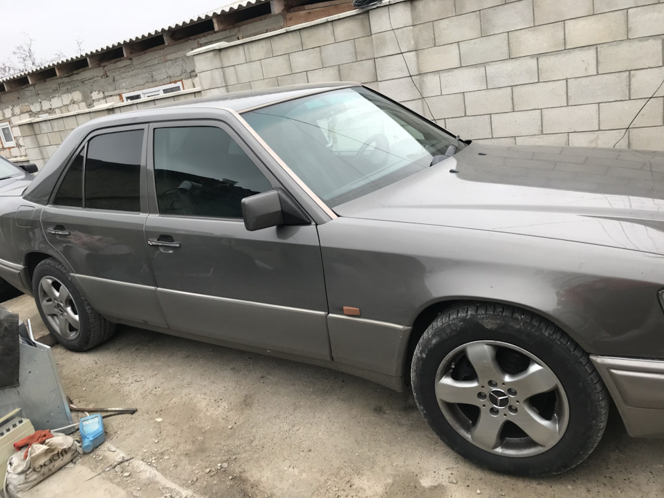 Фото в бортжурнале Mercedes-Benz E-Class (W124)
