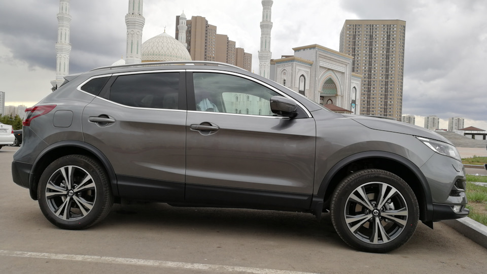 Nissan Qashqai Серый кардинал