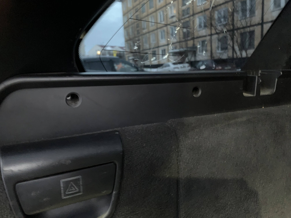 левая сторона — BMW X5 (E53)