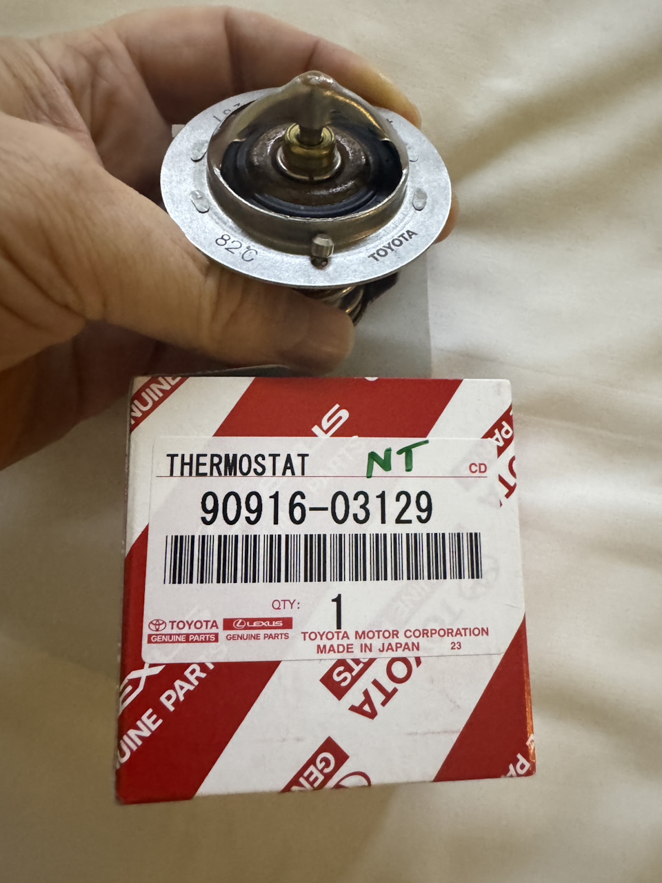 Фото в бортжурнале Toyota Camry (XV50). Запчасти на фото: 9091603129