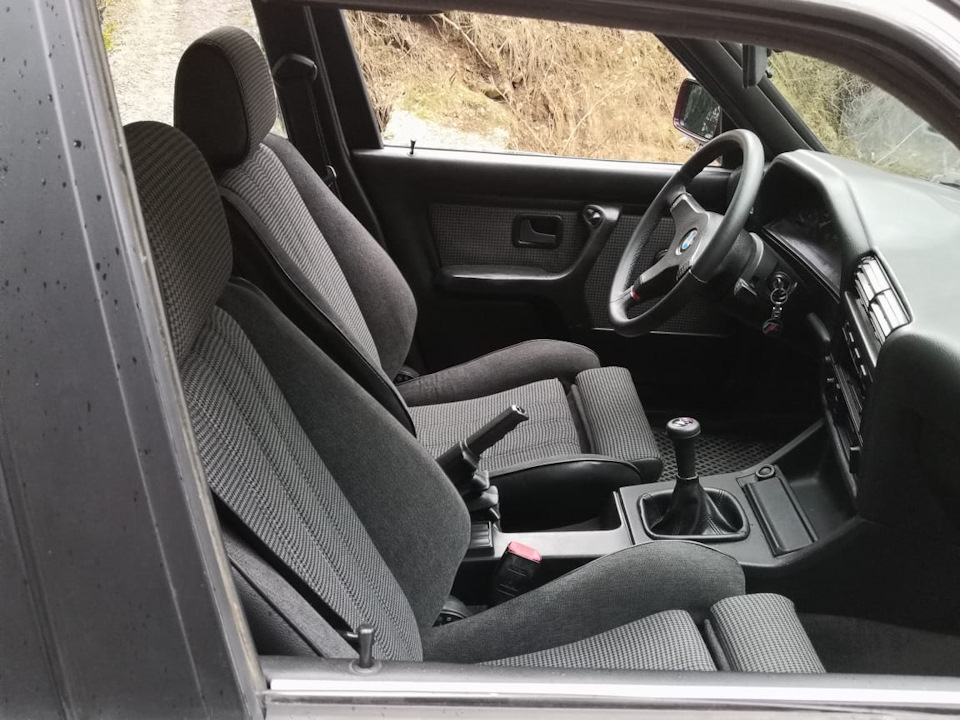 Фото в бортжурнале BMW 3 series (E30)