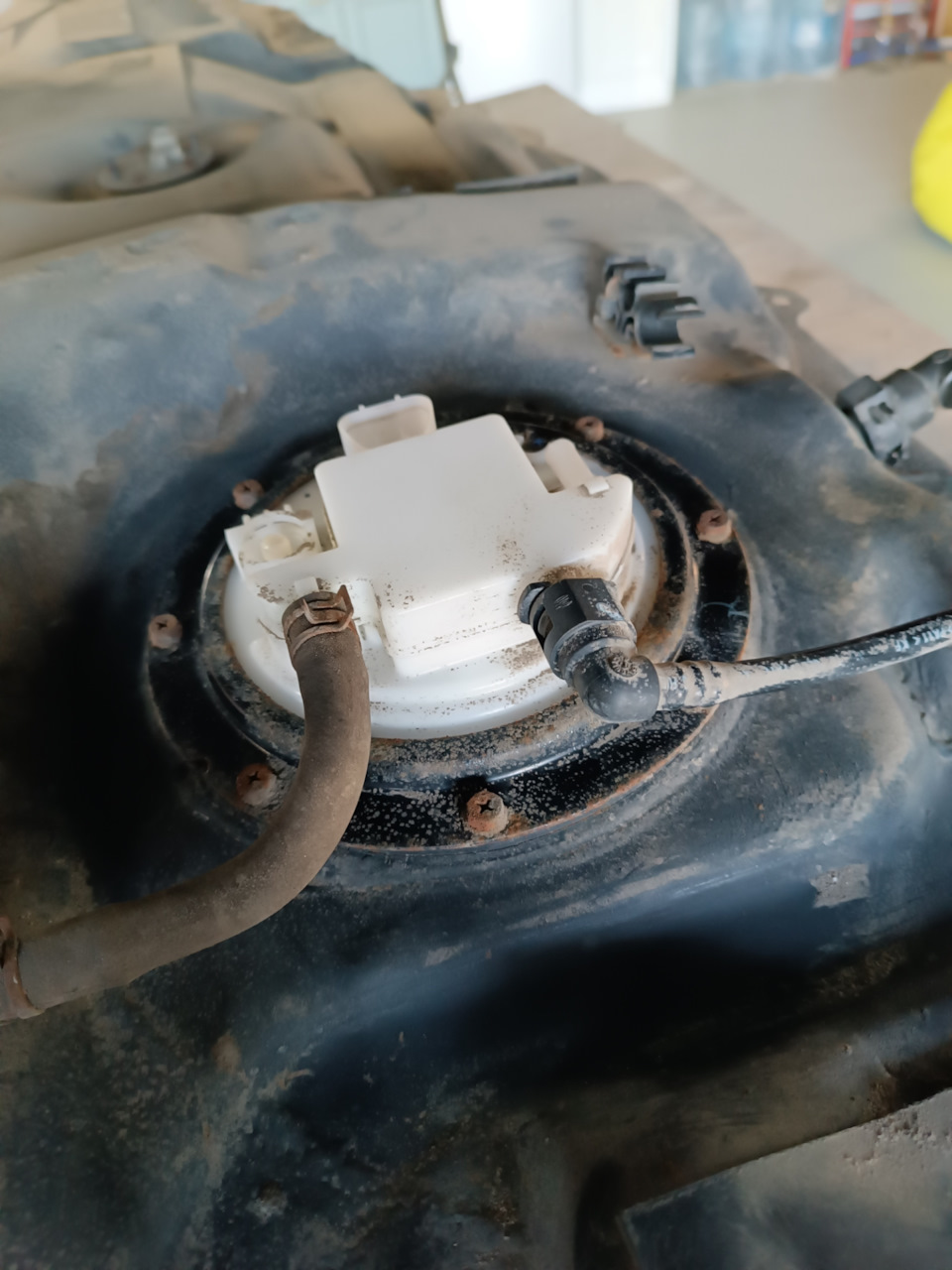 Фото в бортжурнале Toyota RAV4 (IV)