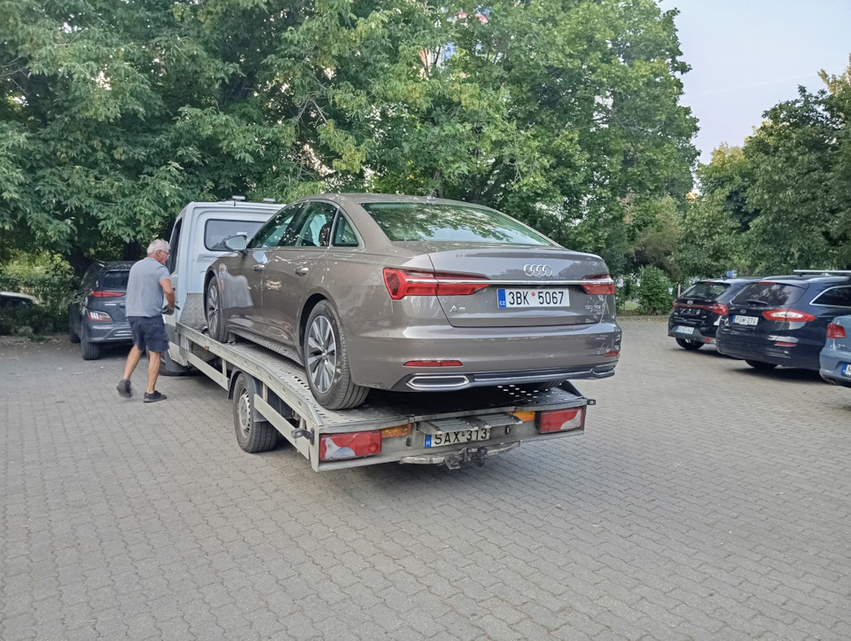 Photo from the logbook Audi A6 (C8)