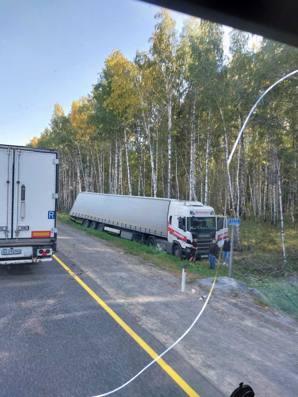 Обгоняем по встрече и прыгаем в кювет — MAN TGX 18 500