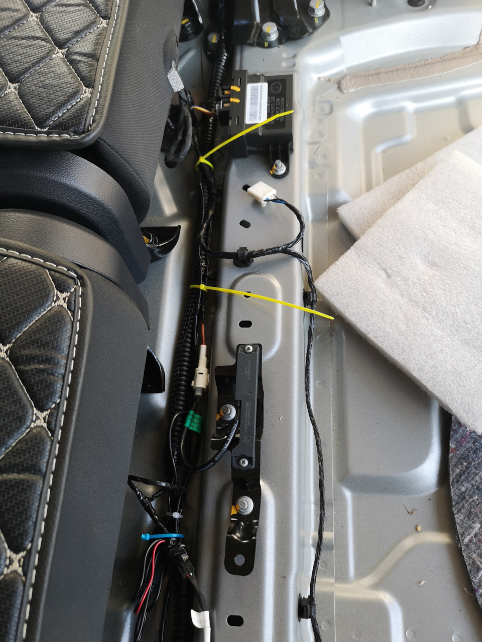 Фото в бортжурнале Haval F7 (1G). Запчасти на фото: Continental Vanco