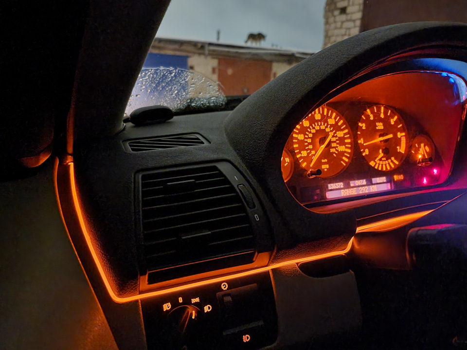 6 — BMW X5 (E53)