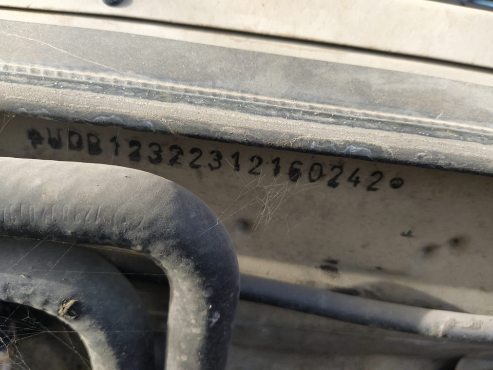 Photo from the logbook Mercedes-Benz W123
