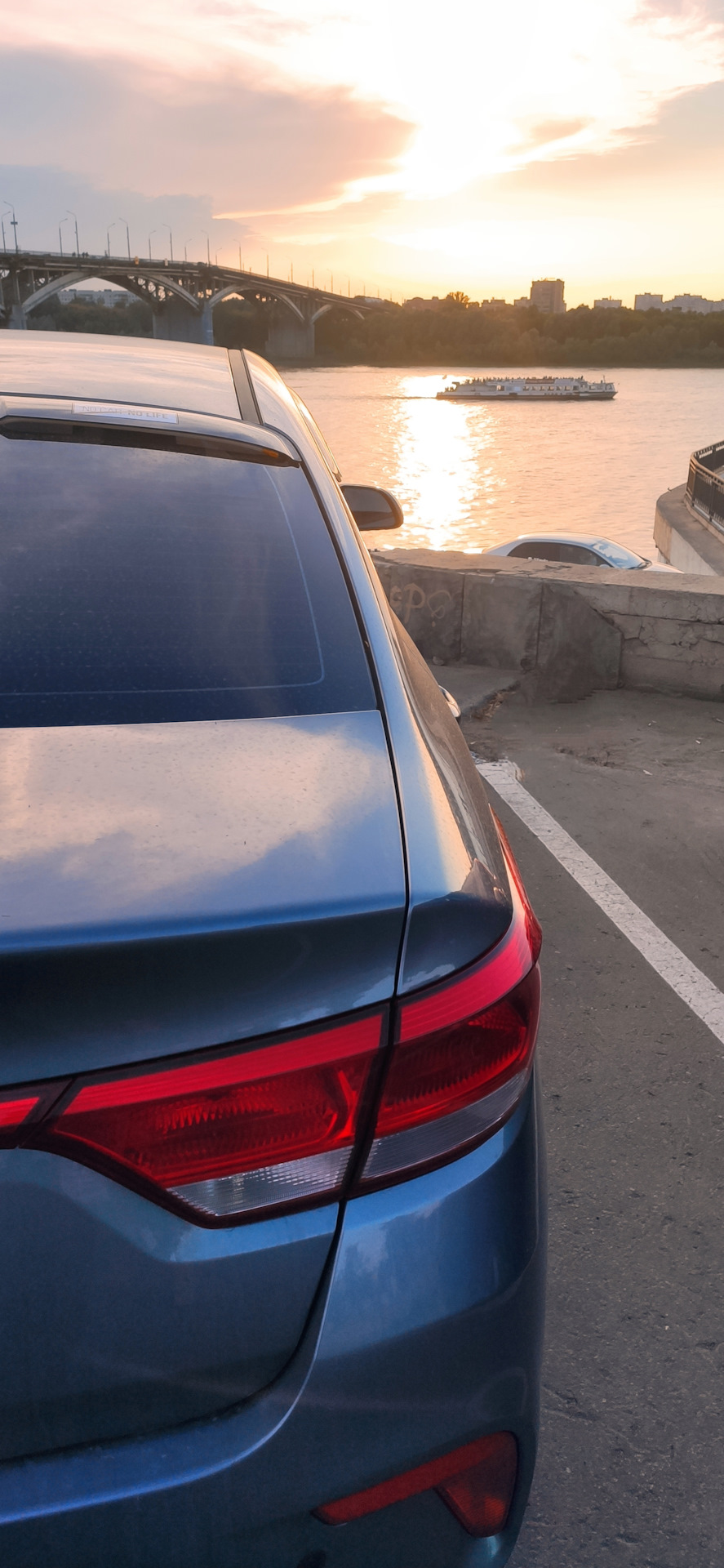 Закат в столице закатов — KIA Rio (4G)
